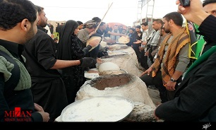 پخت روزانه 4 هزار قرص نان در مرز چذابه پخت روزانه 4 هزار قرص نان در مرز چذابه