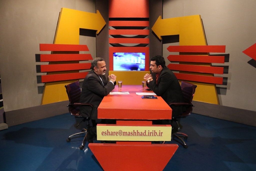 مردم با طرح مشکلات مسئولان را  در حل آن یاری دهند