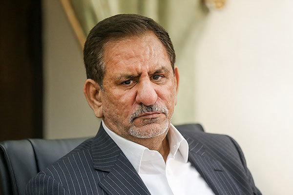 جهانگيري در گفتگوي تلفني با ربيعي: نجات خدمه و سرنشينان کشتي نفتکش ايراني در اولويت است