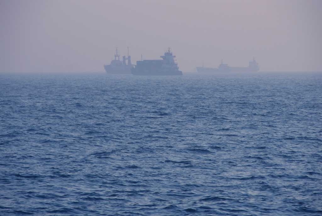 خلیج فارس مواج است