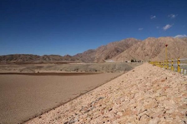 کاهش شدید آب در سد مارون