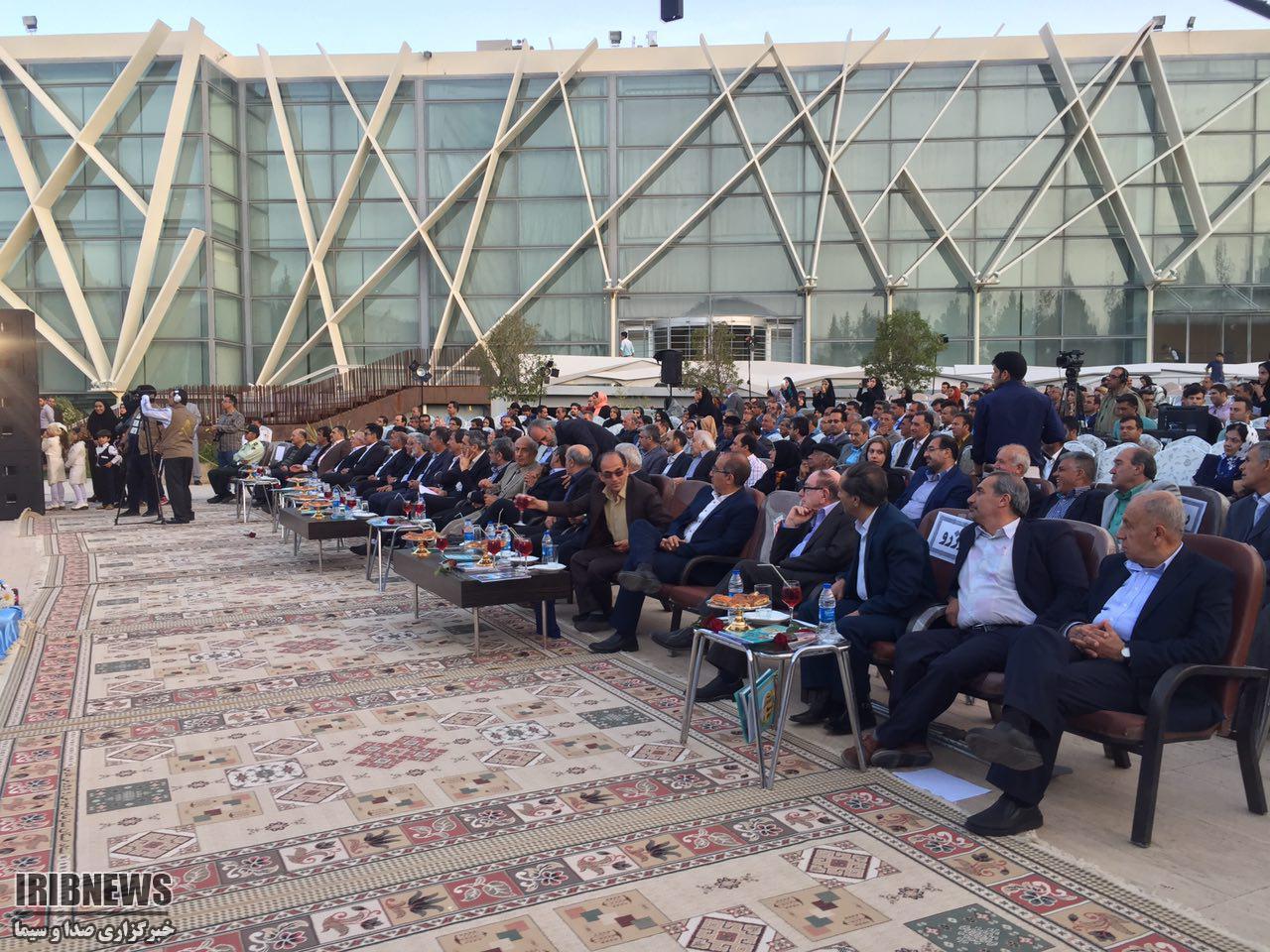 ساخت هزار و 527 مدرسه و مرکز آموزشی در فارس به همت خیران