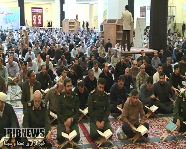 برگزاری محفل انس با قرآن کریم در حرم مطهر شاهچراغ