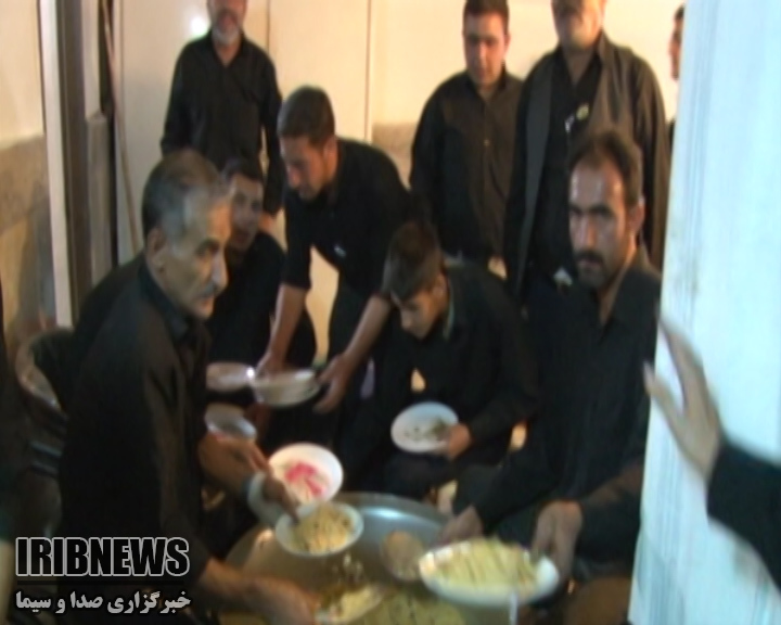 پخت غذای نذری در ماه محرم در شهر بن + فیلم پخت غذای نذری در ماه محرم در شهر بن + فیلم
