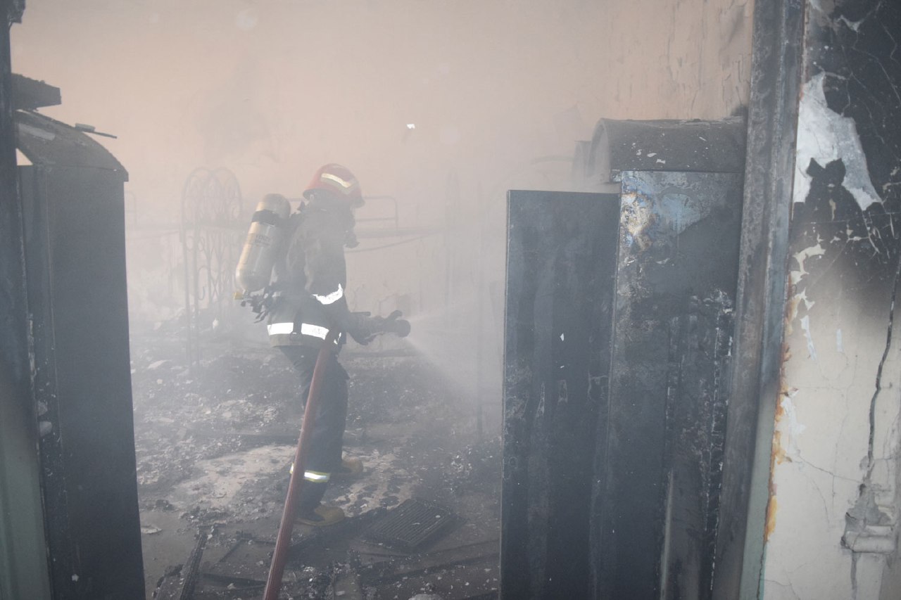 مهار آتش سوزی خوابگاه دانشجویی در نیشابور