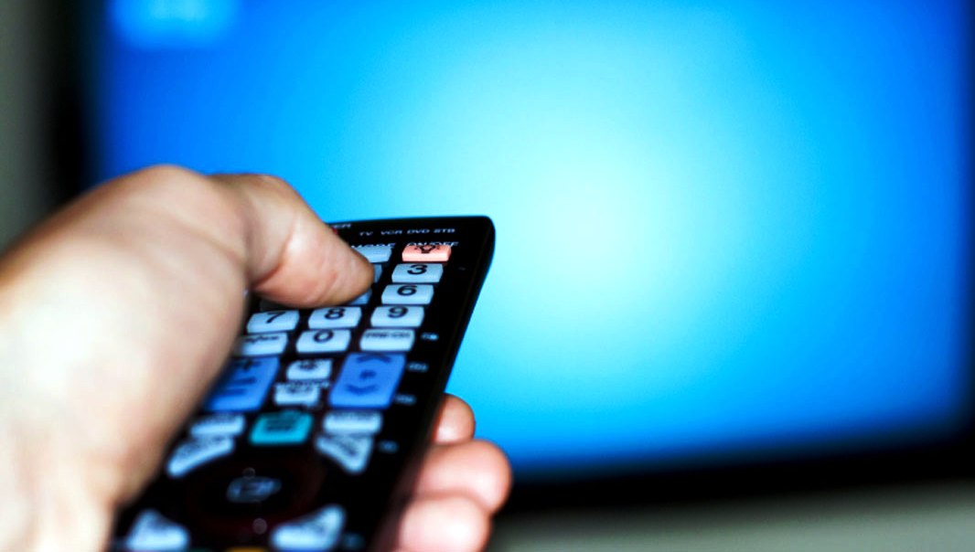 برکناری و توبیخ به دلیل پخش تصاویر نامناسب