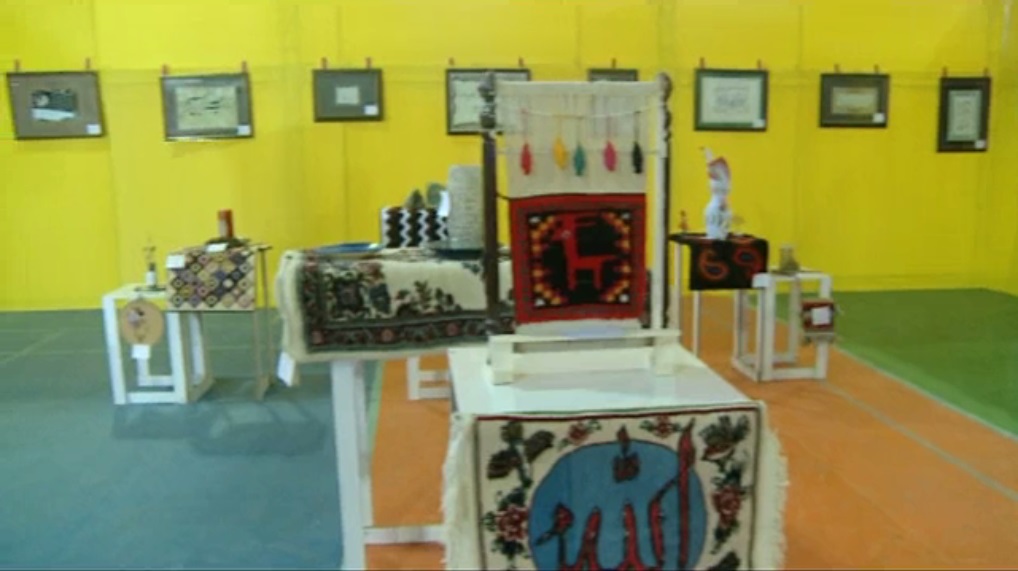 گشایش جشنواره دانشجویی سیب در ایلام