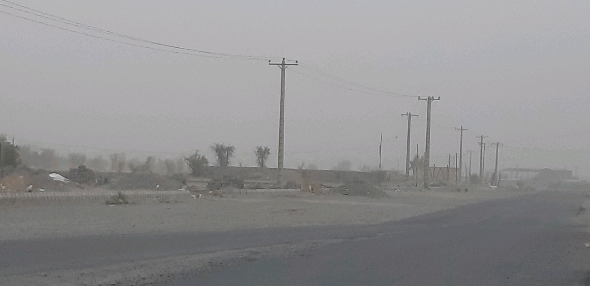 مسدود شدن محورفهرج- زاهدان در پی غلظت ریزگردها