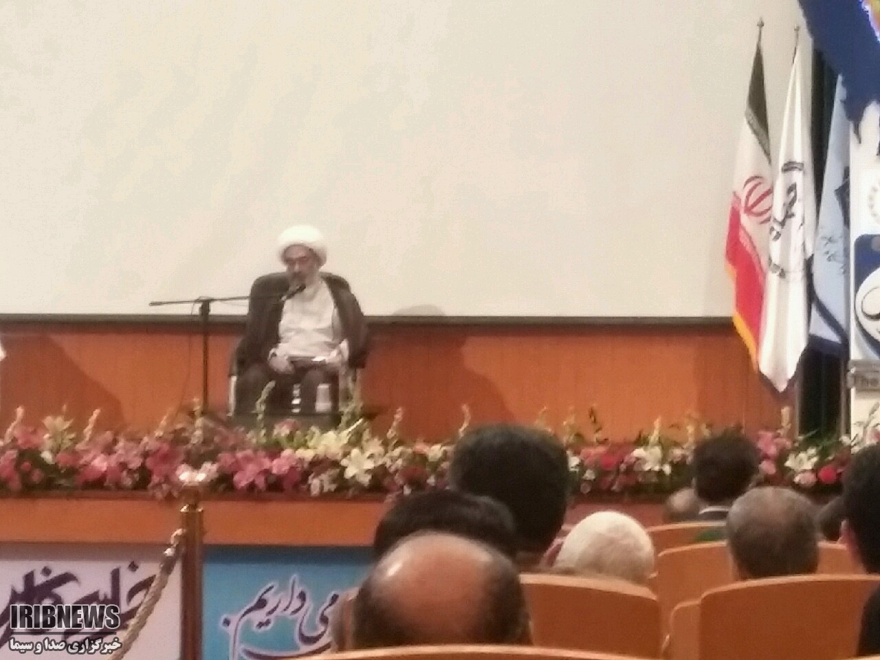 شکوفایی اقتصاد کشور بر پایه اقتصاد خلیج فارس محور شکوفایی اقتصاد کشور بر پایه اقتصاد خلیج فارس محور