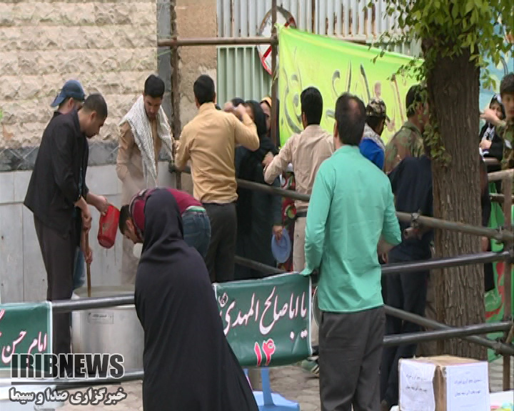 پخت و توزیع آش نذری روز نیمه شعبان در شهرکرد + فیلم