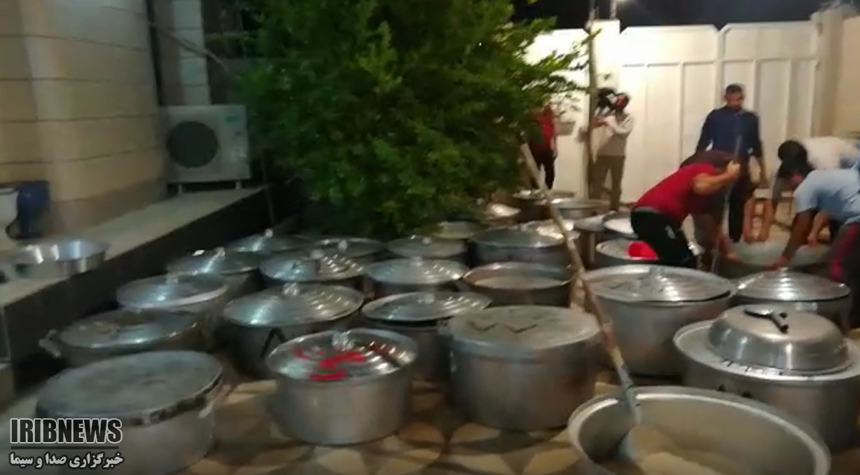 پخت 13 هزار غذای نذری در دوراهک دیر پخت 13 هزار غذای نذری در دوراهک دیر