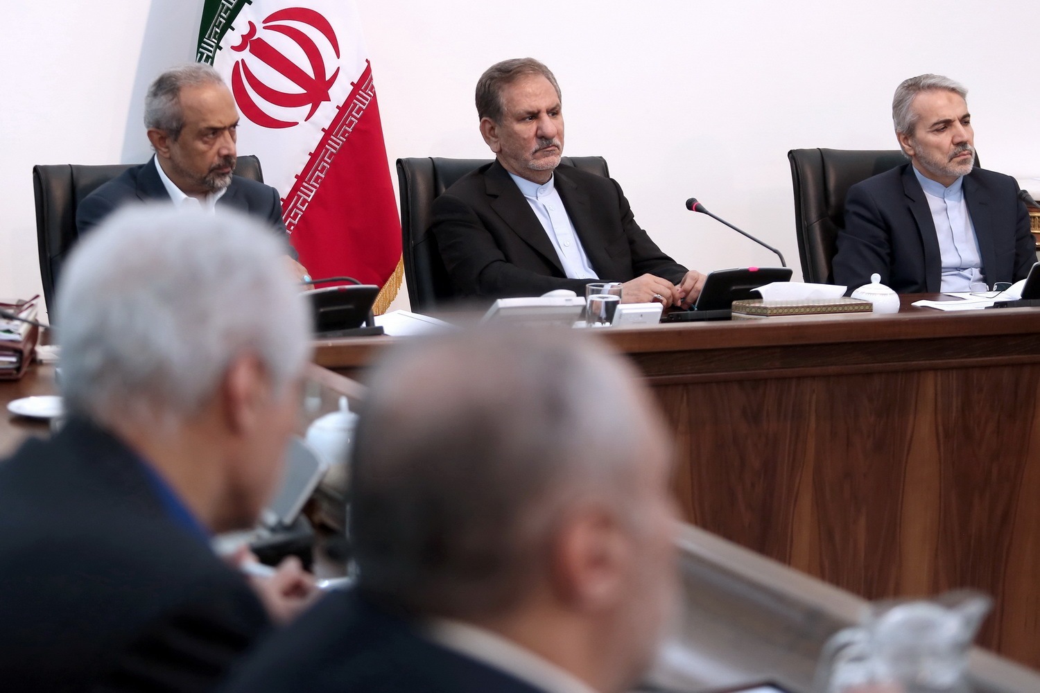 هیچ کمبودی برای تأمین کالاهای اساسی وجود ندارد هیچ کمبودی برای تأمین کالاهای اساسی وجود ندارد