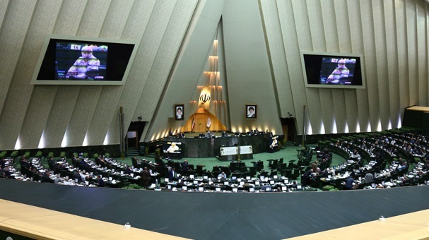 مردم ما بیدی نیستند که از این بادها بلرزند