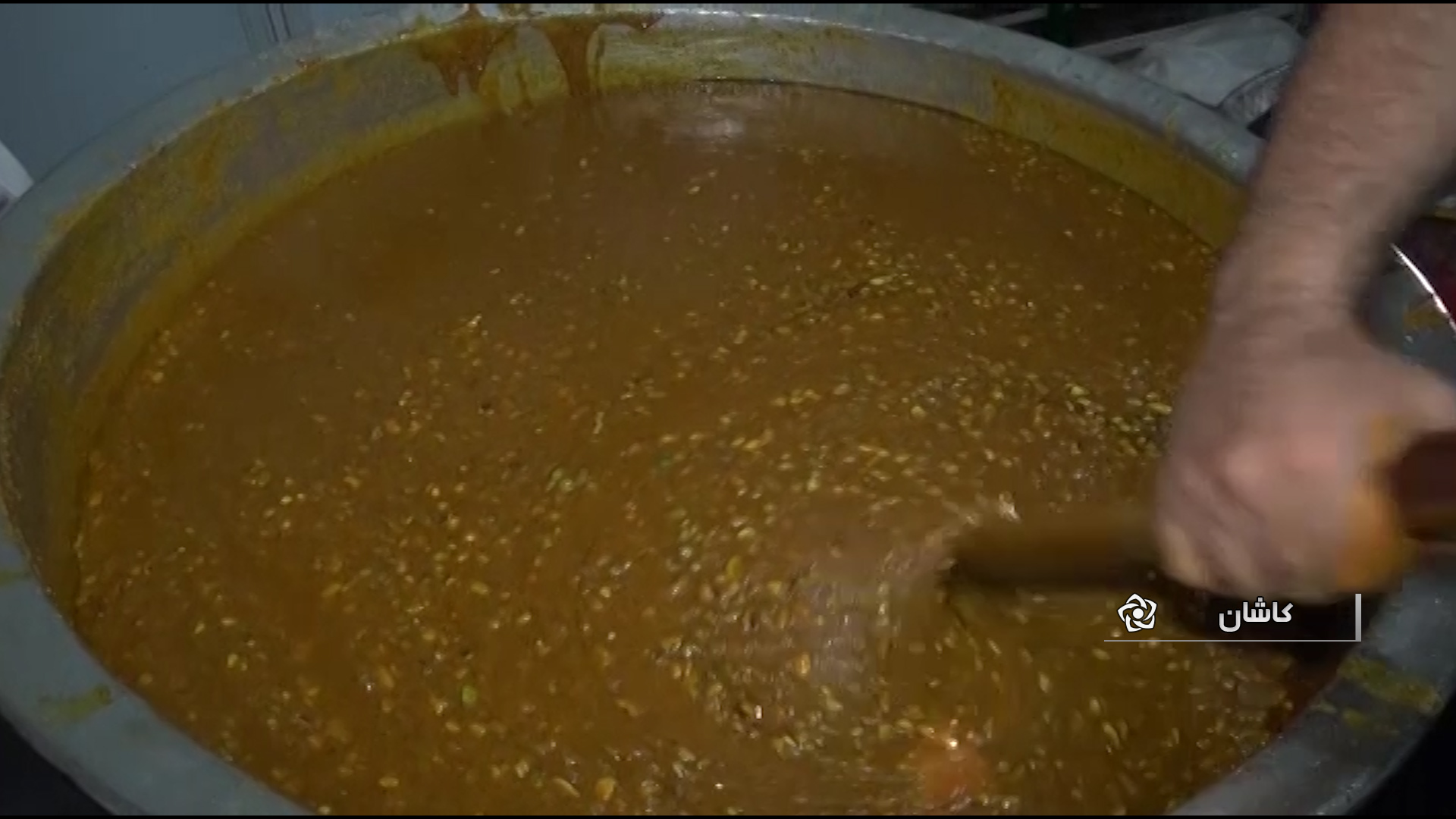 پخت یک تن حلوای نذری پخت یک تن حلوای نذری