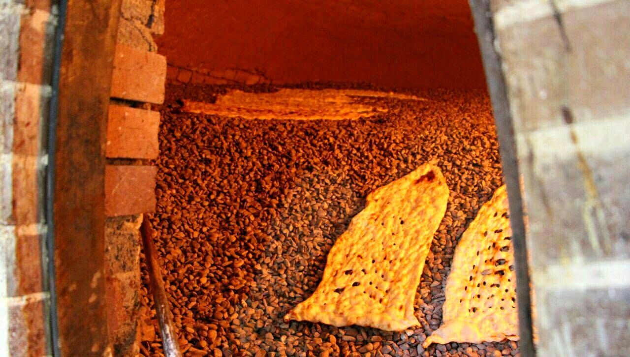 ۵۰ درصد نان سنتی جوش شیرین دارد ۵۰ درصد نان سنتی جوش شیرین دارد