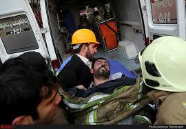 مصدوم شدن آتش نشان ها حین اطفای حریق در سبزوار مصدوم شدن آتش نشان ها حین اطفای حریق در سبزوار