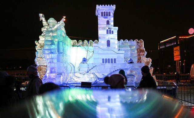 مجسمههای یخی در مسکو +تصاویر مجسمههای یخی در مسکو +تصاویر