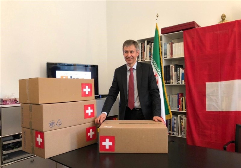 واکنش کاربران به نمایش تحقیرآمیز سفیر سوئیس واکنش کاربران به نمایش تحقیرآمیز سفیر سوئیس