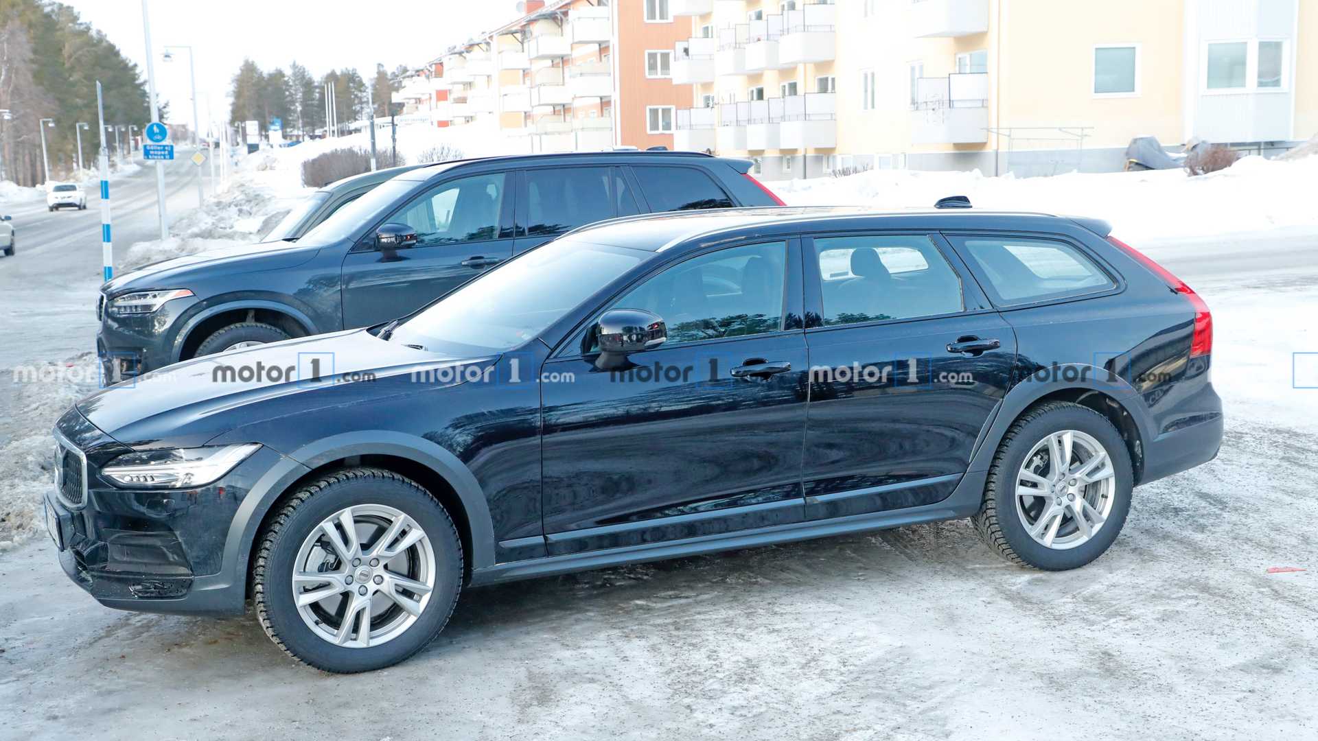 تصاویری ديده نشده از خودروی Volvo V90