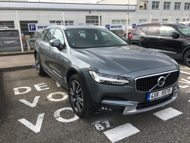تصاویری ديده نشده از خودروی Volvo V90