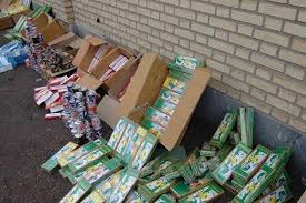 کشف بیش از ۱۵ هزار عدد مواد محترقه غیرمجاز در کنگاور کشف بیش از ۱۵ هزار عدد مواد محترقه غیرمجاز در کنگاور