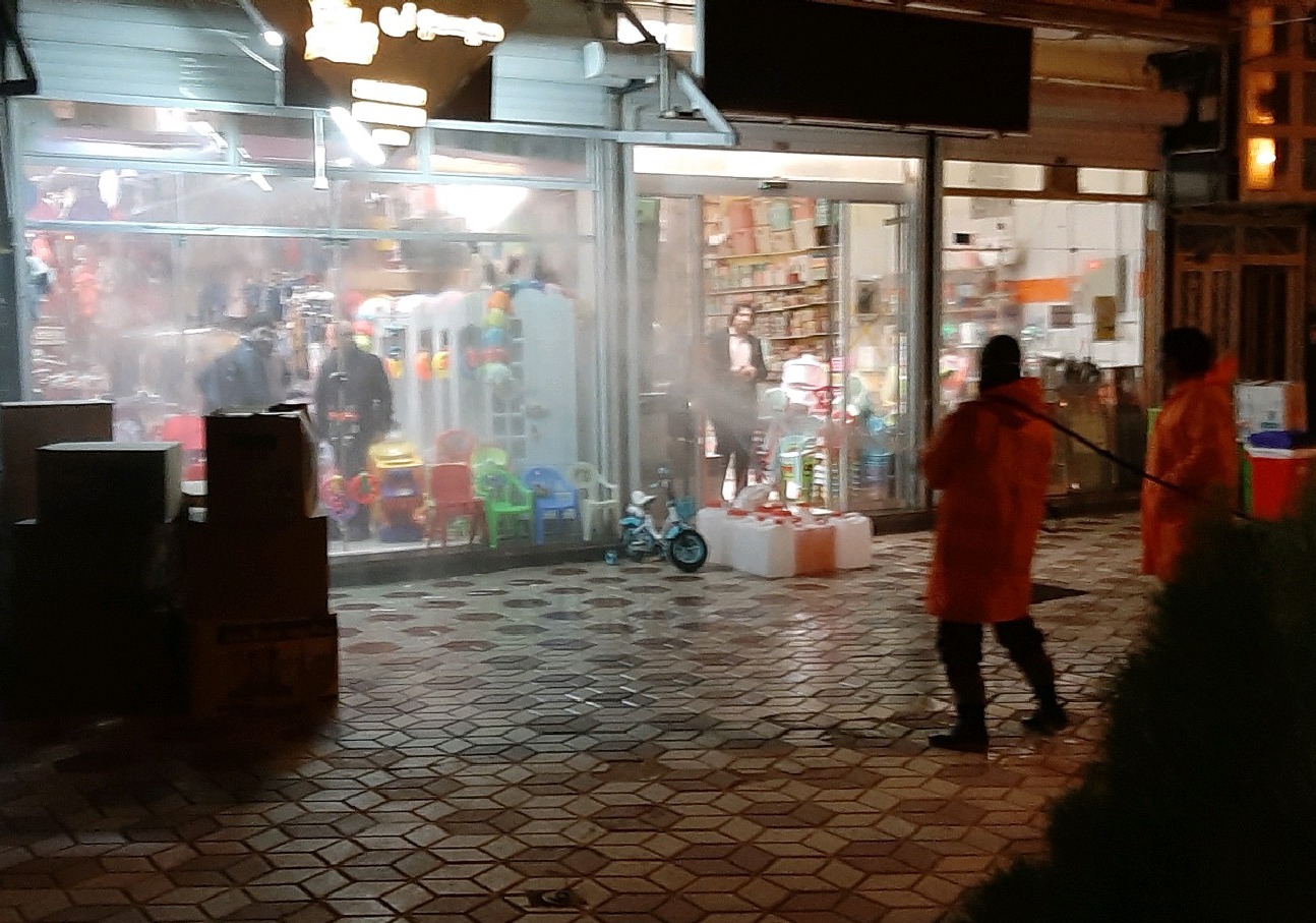 ضدعفونی کردن شبانه معابر فریمان