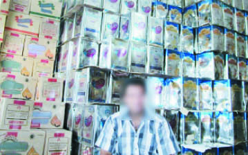 دستگیری محتکر روغن در بیرجند دستگیری محتکر روغن در بیرجند