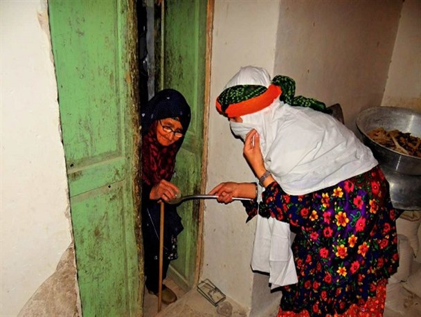 سوختن سُرور در هیاهوی شبی سرخ