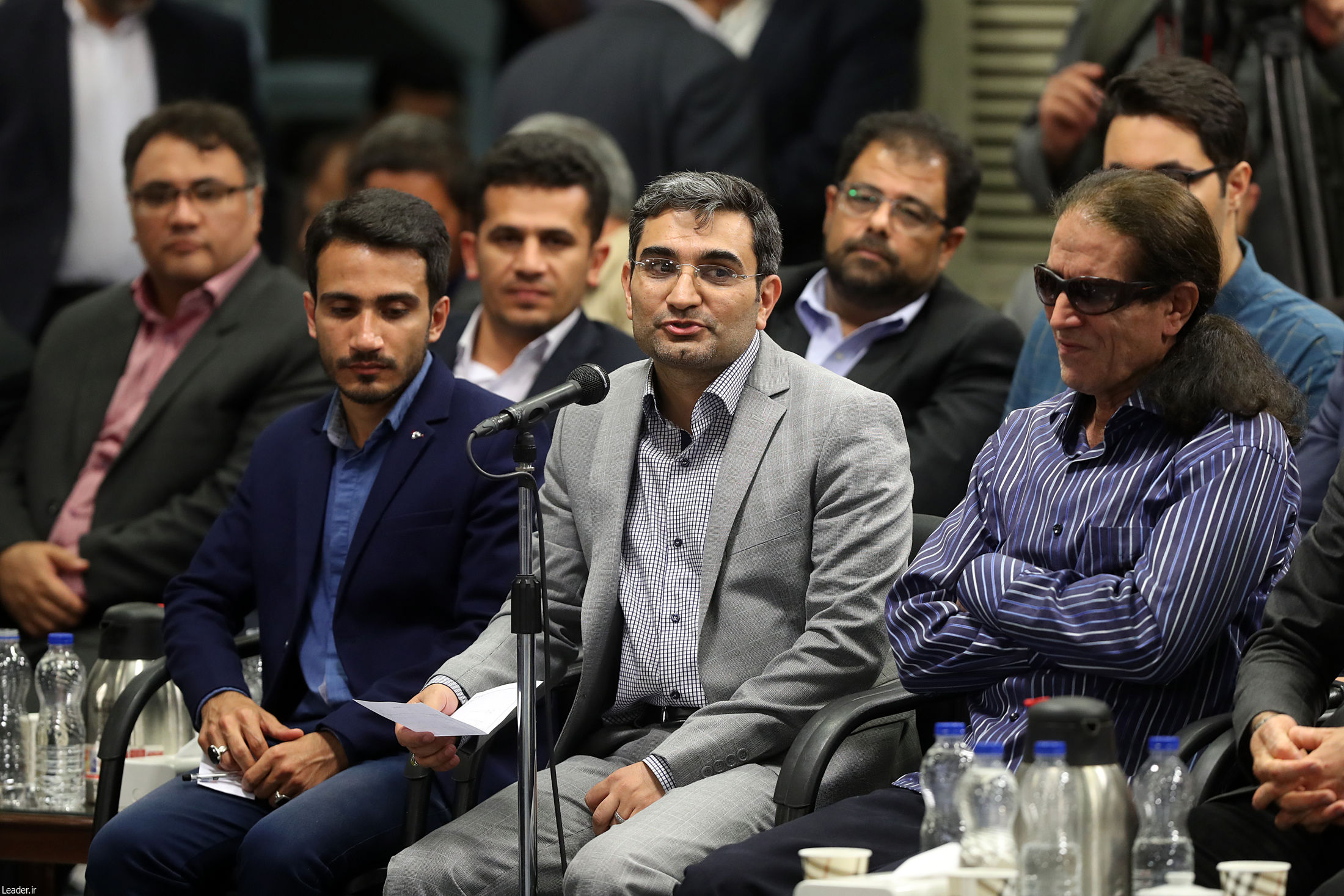 دلم وقتی از بی‌وفایی بگیرد، شب کوفه را چاه را می‌شمارم