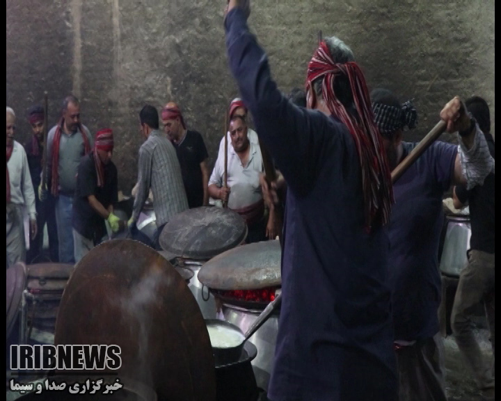 پخت ۱۷۰ تن غذای نذری در لارستان پخت ۱۷۰ تن غذای نذری در لارستان