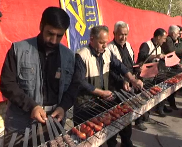 عشق وارادت مردم ولایت مدار ملکشاهی به زائران اربعین حسینی عشق وارادت مردم ولایت مدار ملکشاهی به زائران اربعین حسینی