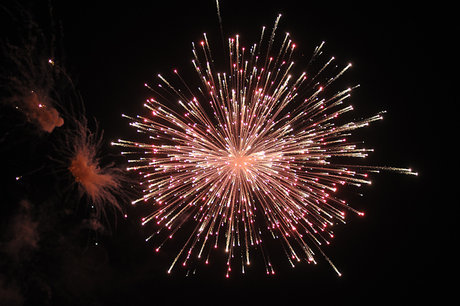 نورافشانی ۱۵ نقطه در شب نیمه شعبان نورافشانی ۱۵ نقطه در شب نیمه شعبان