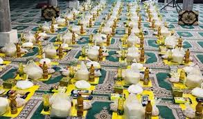 توزیع 10 هزار بسته بین نیازمندان کاشانی