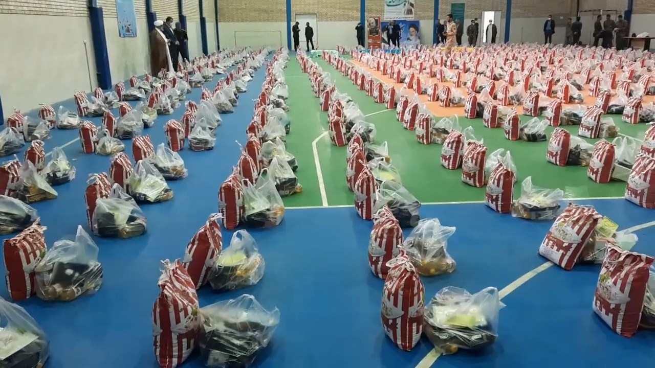 توزیع 500 بسته غذایی بین خانواده های آسیب دیده از کرونا توزیع 500 بسته غذایی بین خانواده های آسیب دیده از کرونا