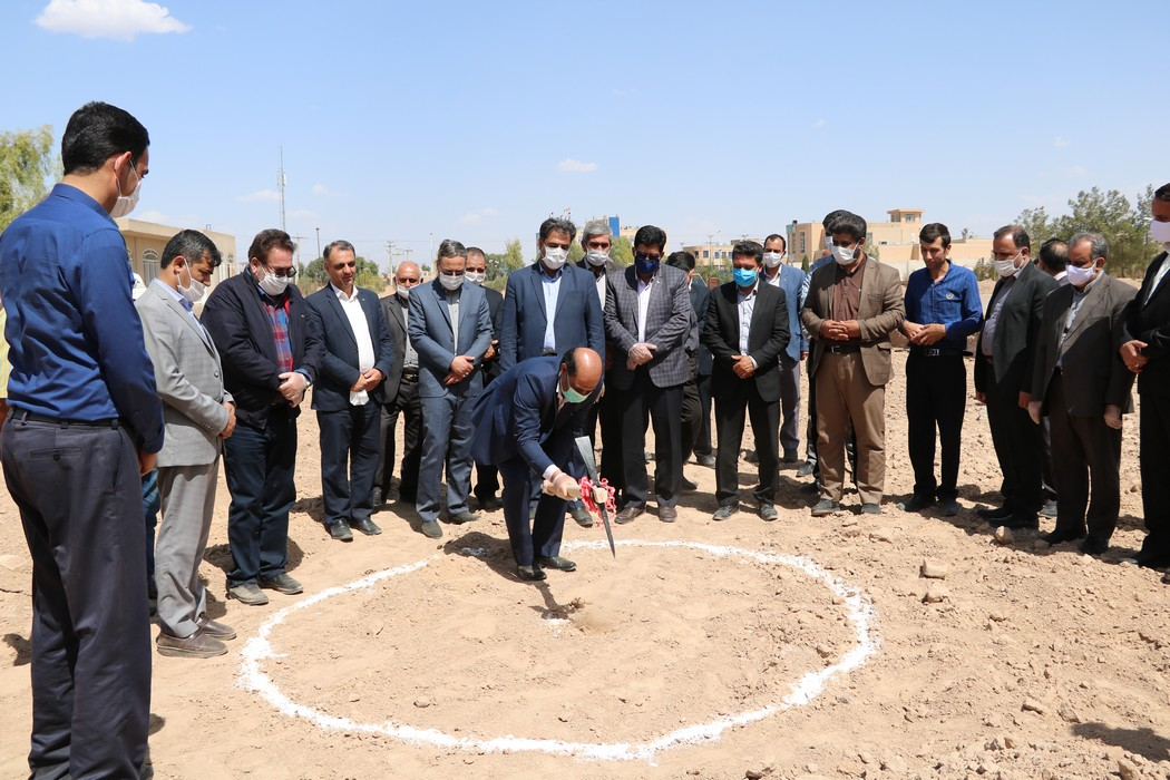 آغاز عملیات اجرایی ساخت ۴ باب آموزشگاه در اردکان
