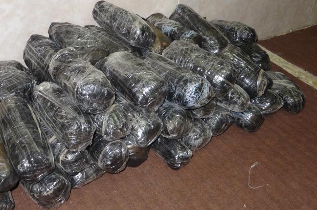 پژو حامل ۸۴ کیلو تریاک در فسا متوقف شد