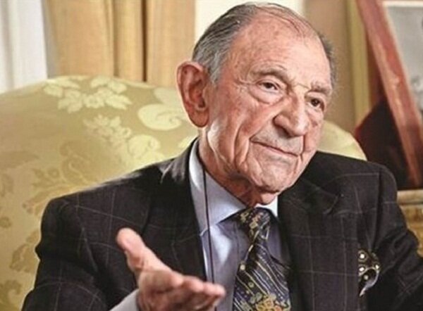 لعنت بر من و شاه که باعث جدا شدن بحرین از ایران شدیم