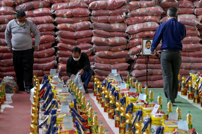 عزاداران ایلامی نذورات عام خود را به پویش ایران همدل تحویل دهند عزاداران ایلامی نذورات عام خود را به پویش ایران همدل تحویل دهند