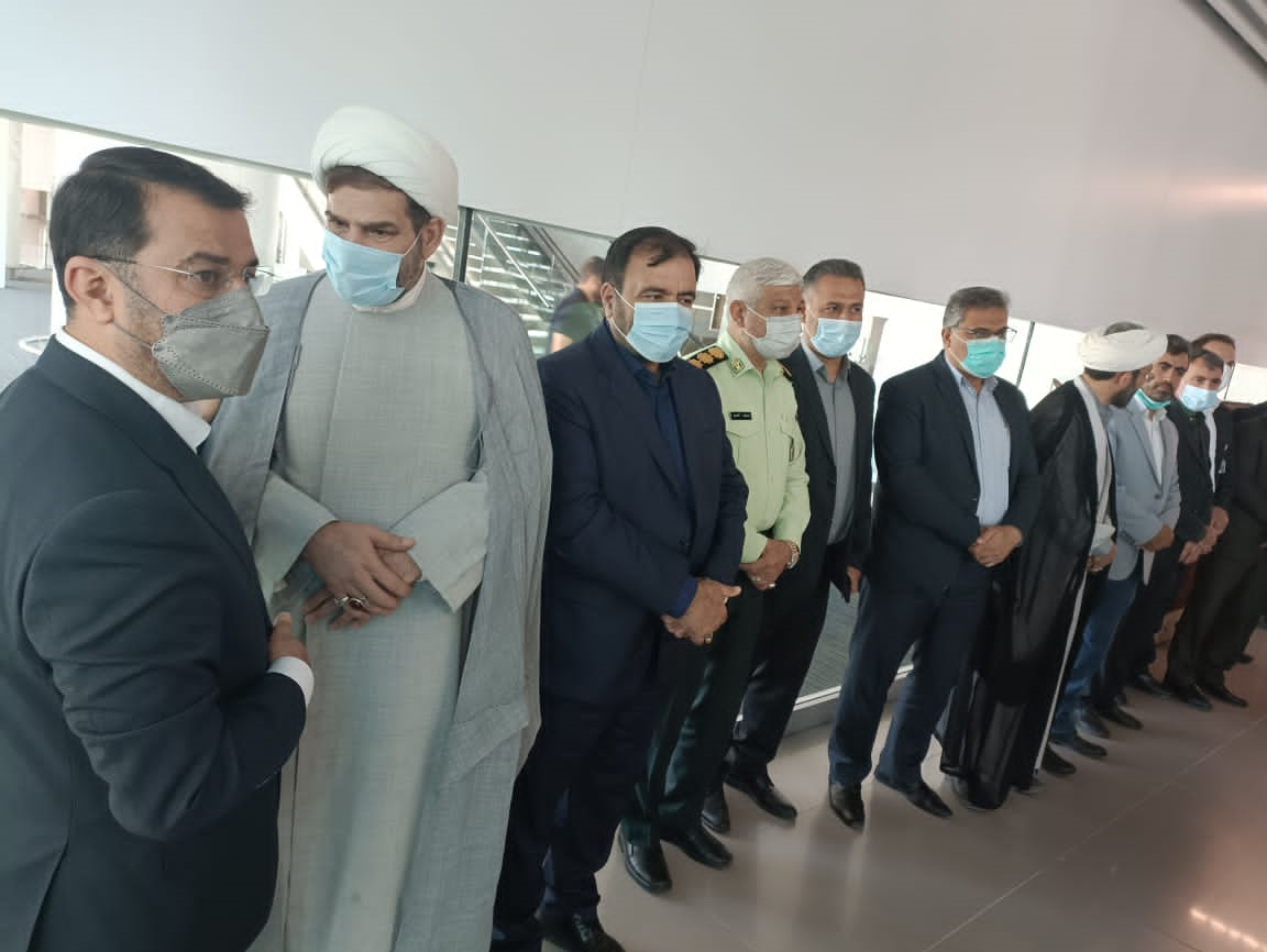 نخستین گروه حجاج با استقبال مسؤولان حج و زیارت وارد کشور شدند