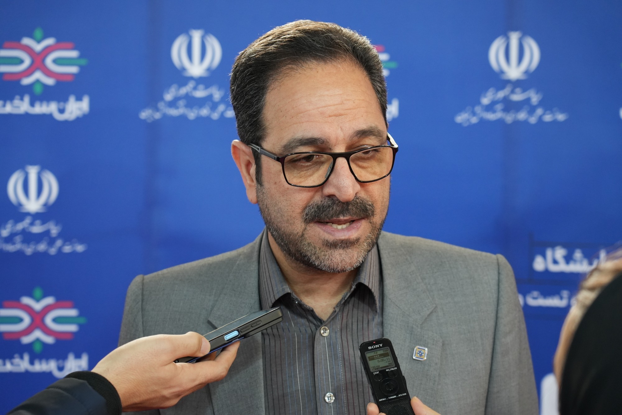 ضمانتنامه پیشپرداخت شرکتهای دانشبنیان خارج از نوبت صادر میشود (ویترین / منبع: معاونت علمی ریاست جمهوری) ضمانتنامه پیشپرداخت شرکتهای دانشبنیان خارج از نوبت صادر میشود (ویترین / منبع: معاونت علمی ریاست جمهوری)