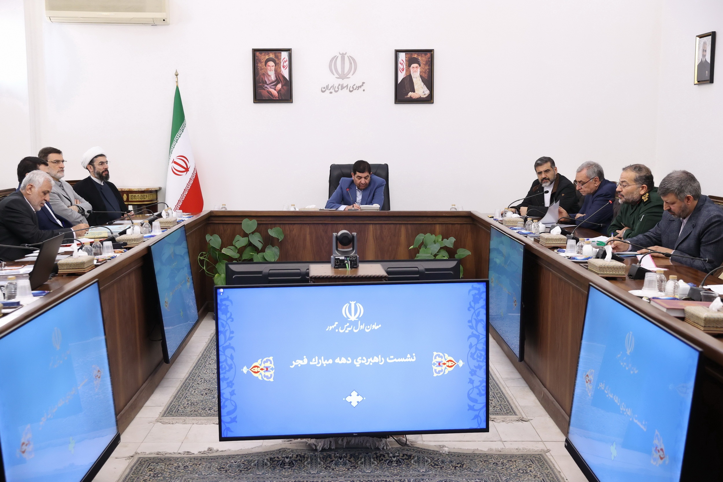 ** فضای مجازی، نقش بسیاری در هدایت افکار عمومی دارد ** فضای مجازی، نقش بسیاری در هدایت افکار عمومی دارد