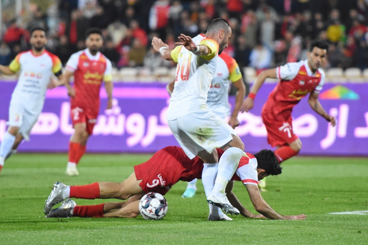 پرسپولیس در دیداری پرگل فولاد را با شکست بدرقه کرد