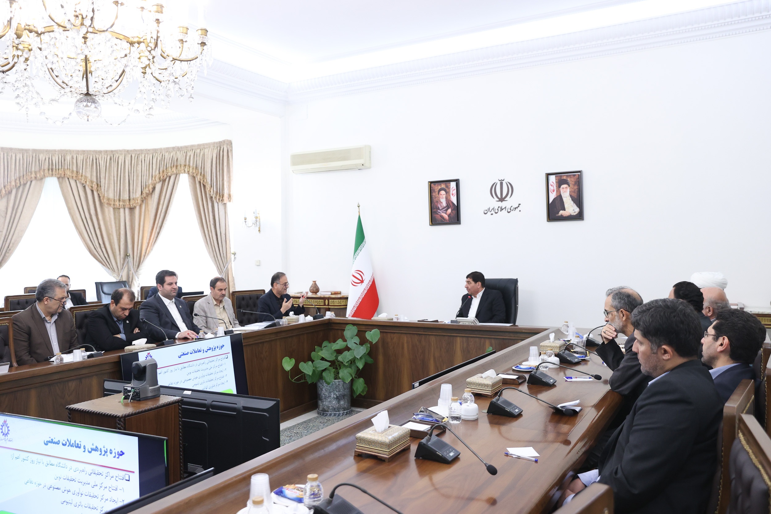 تأکید مخبر بر نوسازی و تجهیز آزمایشگاههای مهندسی و صنعتی تأکید مخبر بر نوسازی و تجهیز آزمایشگاههای مهندسی و صنعتی