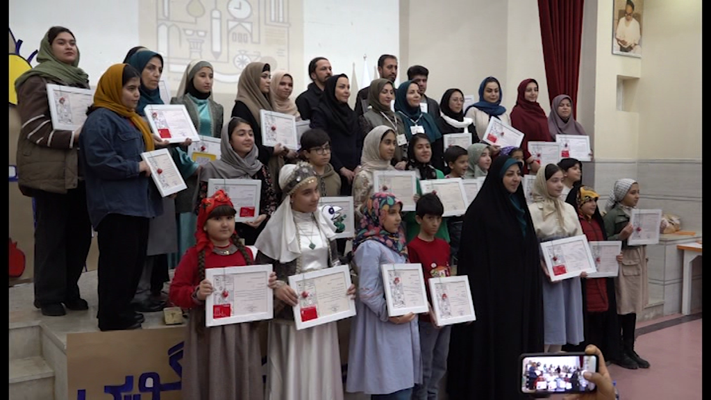 معرفی برترین های جشنواره قصه گویی در همدان