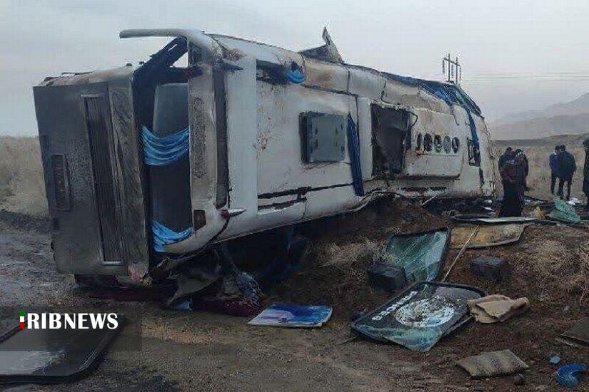 واژگونی اتوبوس در جاده پارس‌آباد- مشگین‌شهر ۱۹ مصدوم برجا گذاشت