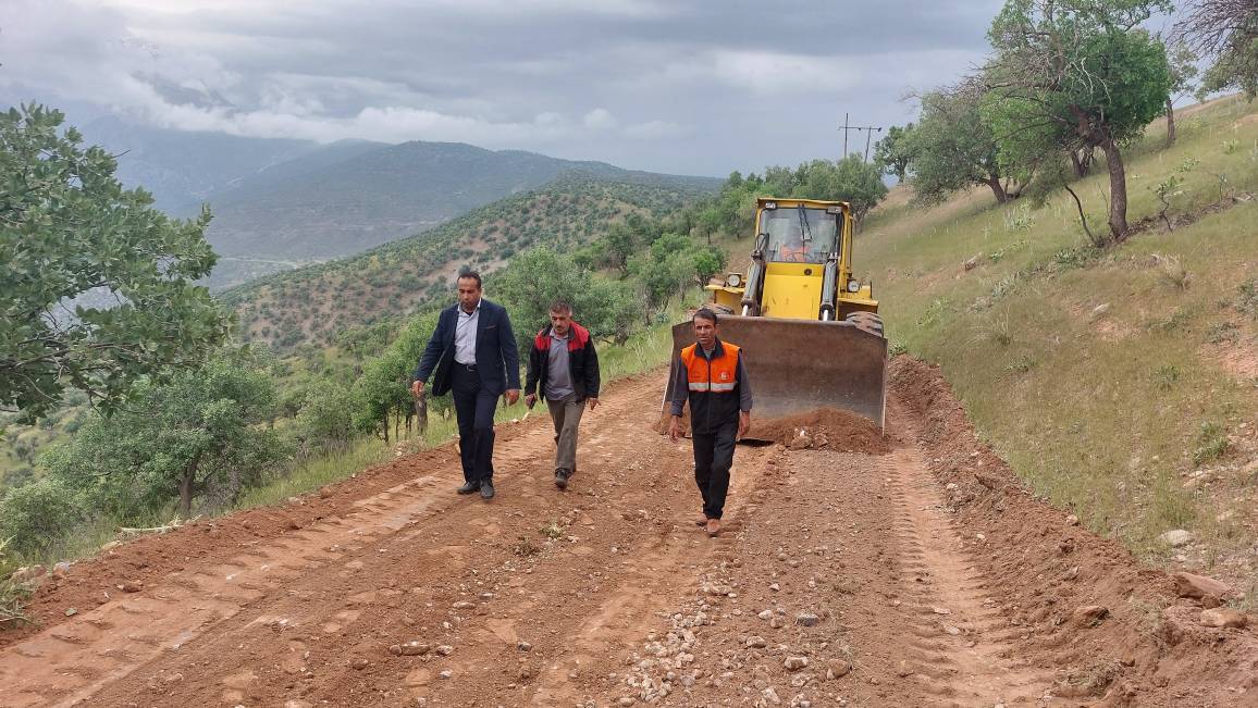 بازگشایی جاده روستای گودلان در بخش پاتاوه