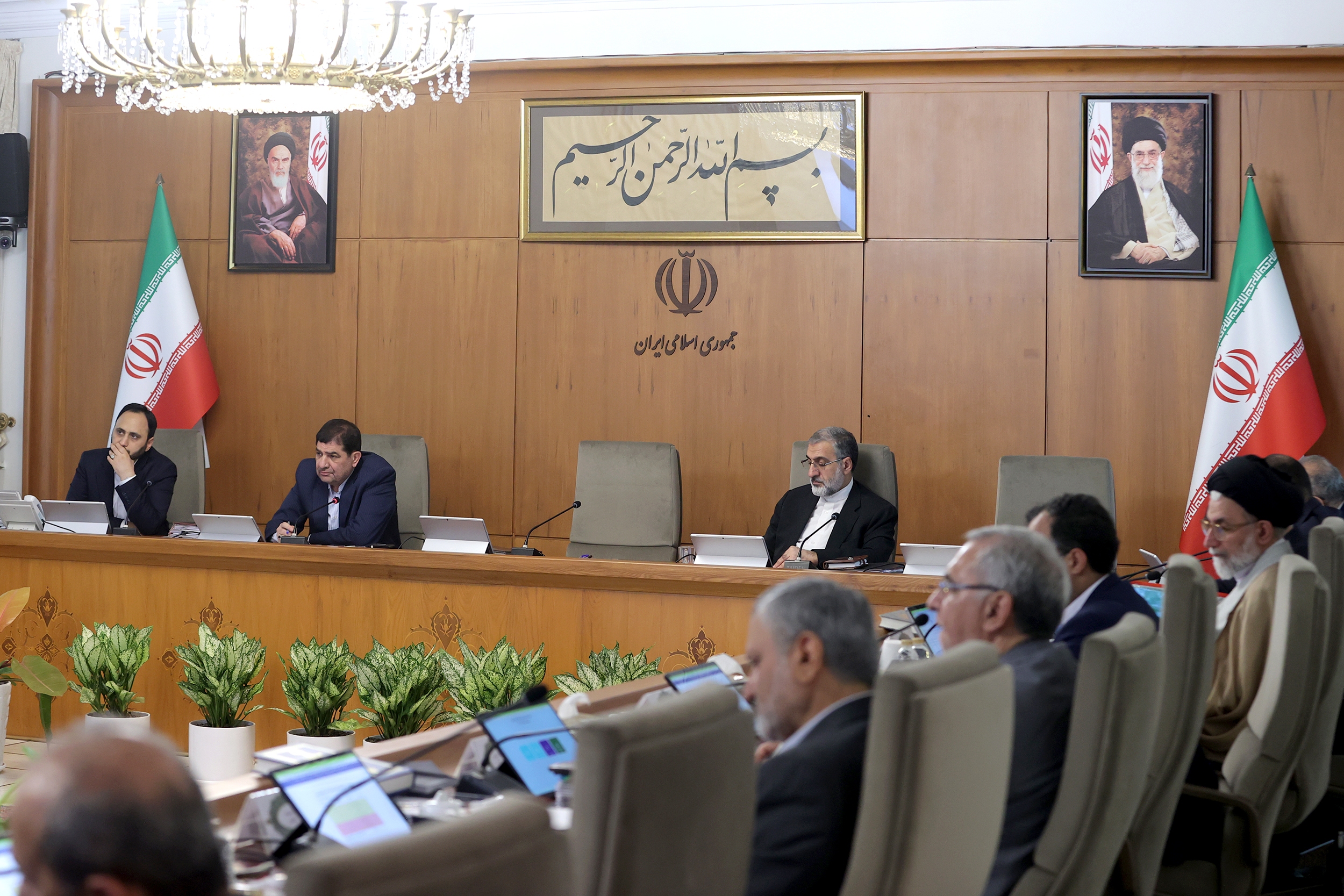 ** ضرورت تقسیم کار برای تحقق شعار سال ** ضرورت تقسیم کار برای تحقق شعار سال