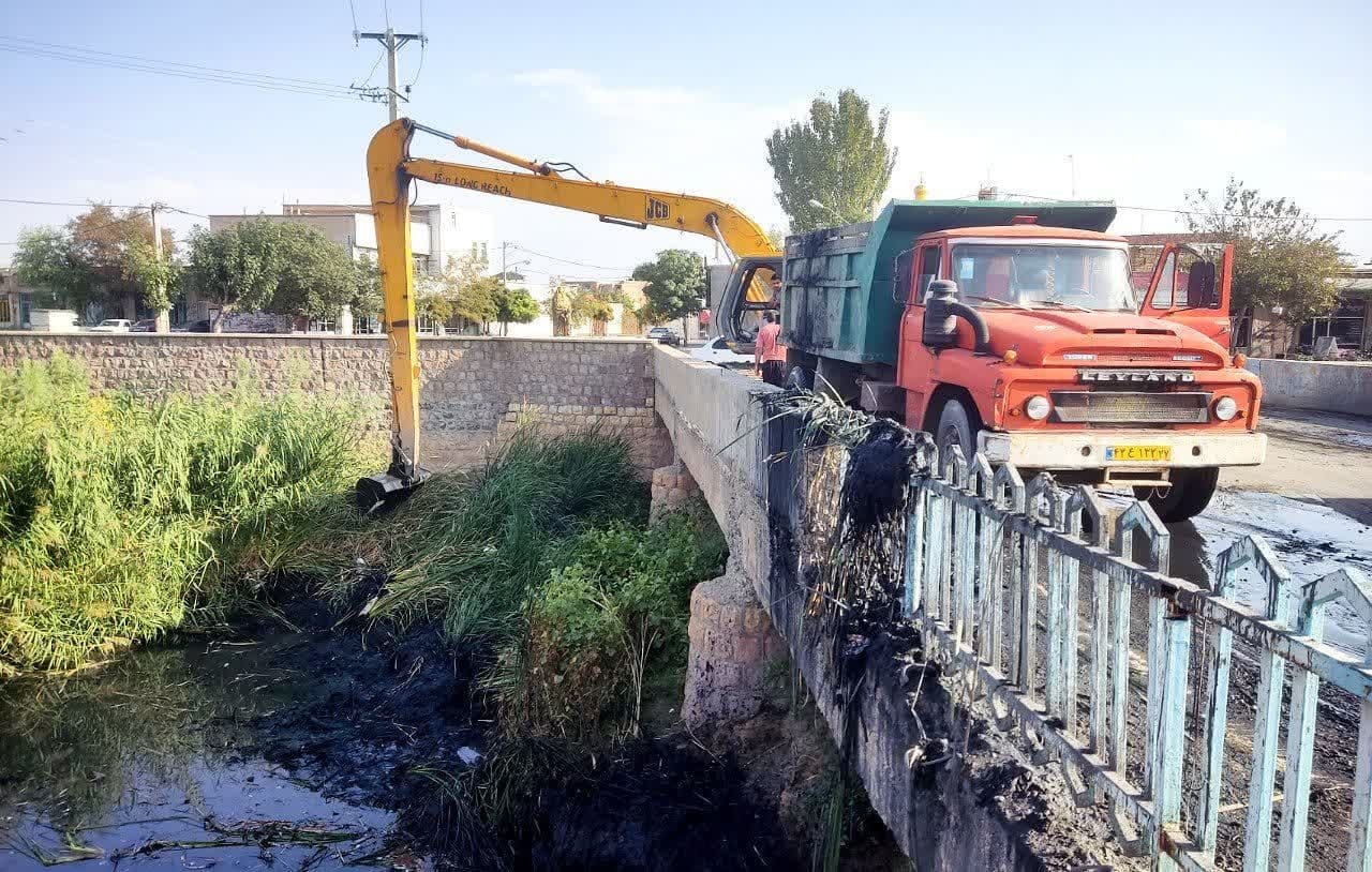 لایروبی رودخانه زنگمار پلدشت