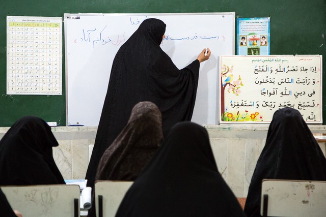 سوادآموزان کرمانی در رده سنی۳۰ تا ۴۰ سال