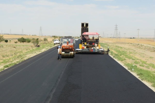 بهسازی و روکش آسفالت بیش از ۱۵کیلومتر از راه‌های روستایی شهرستان تکاب در سالجاری 